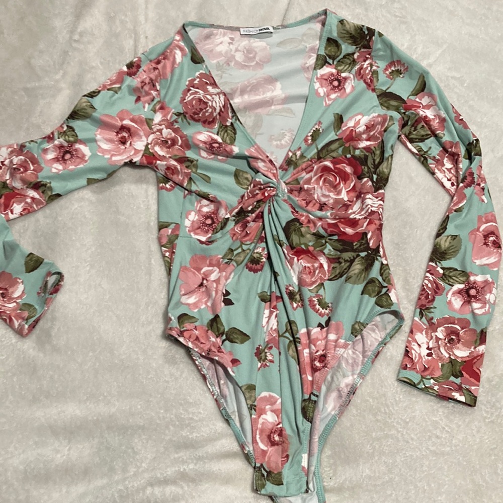 Fun bodysuit for the fresh weather